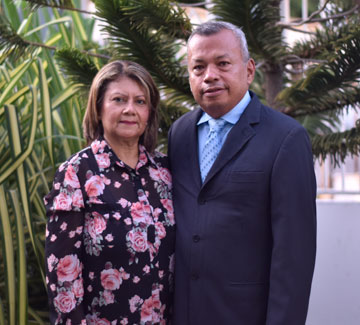 Ancianos asistentes William Ferrer y Ángela de Ferrer